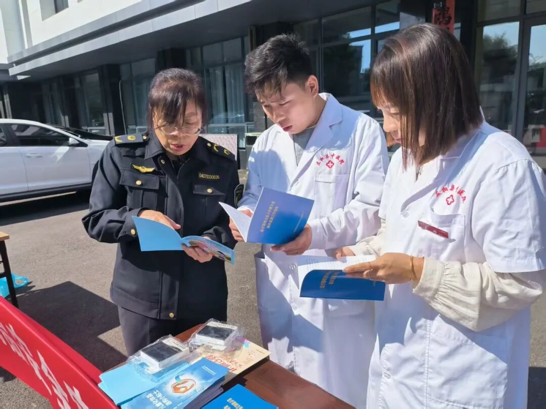 左权县市场监督管理局开展药品安全宣传周活动